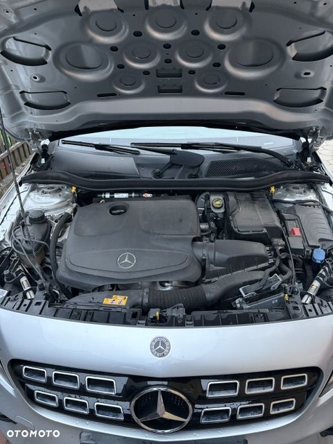 Mercedes-Benz GLA 200 7G-DCT AMG Line - 17