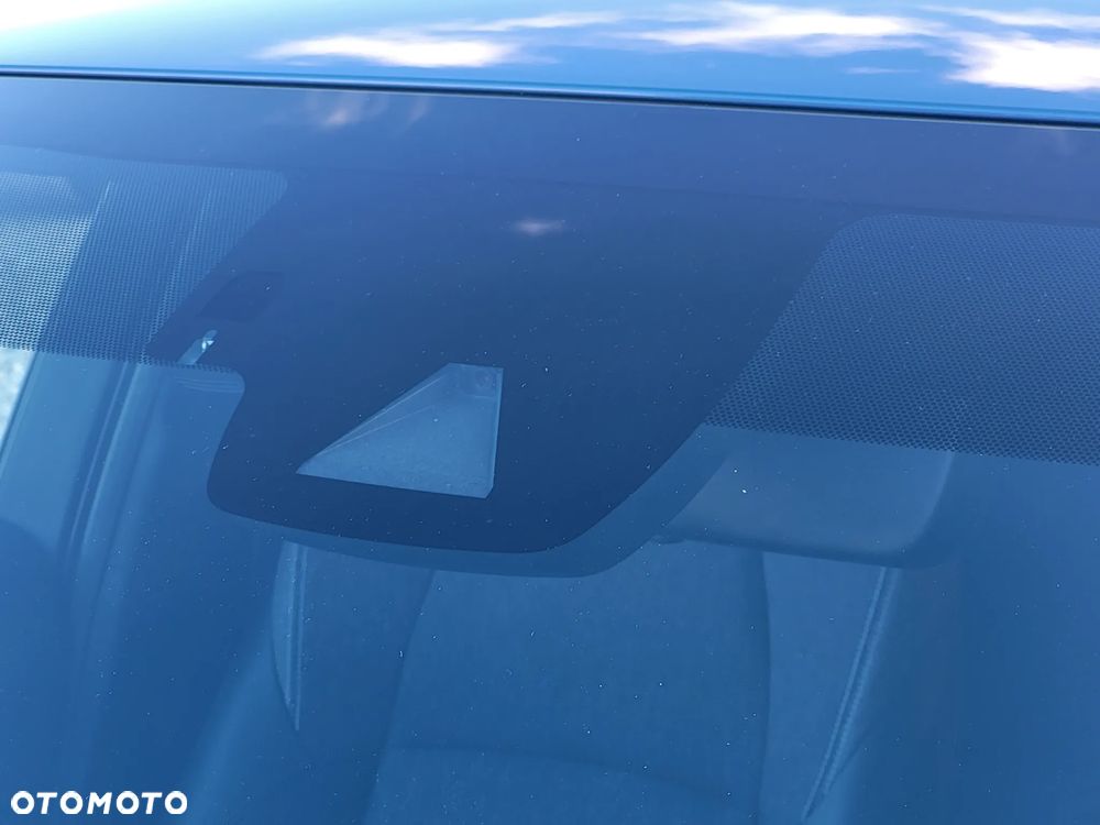 Toyota Corolla 2.0 Hybrid Executive - 26