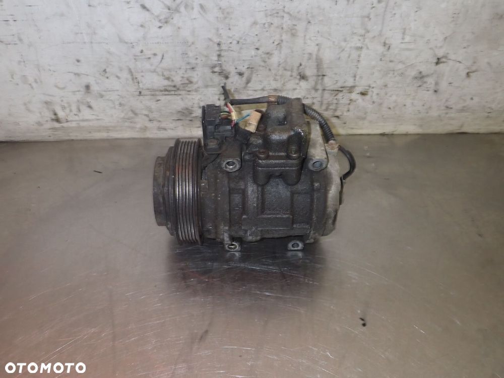 SPRĘŻARKA KLIMATYZACJI MERCEDES W124 E300 2.3 1021310101 - 1