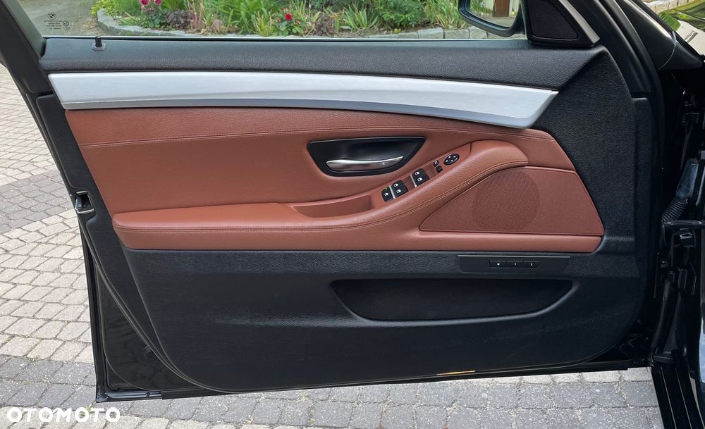 BMW Seria 5 525d - 19