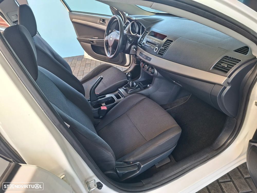 Mitsubishi Lancer 1.8 DI-D Intense - 11