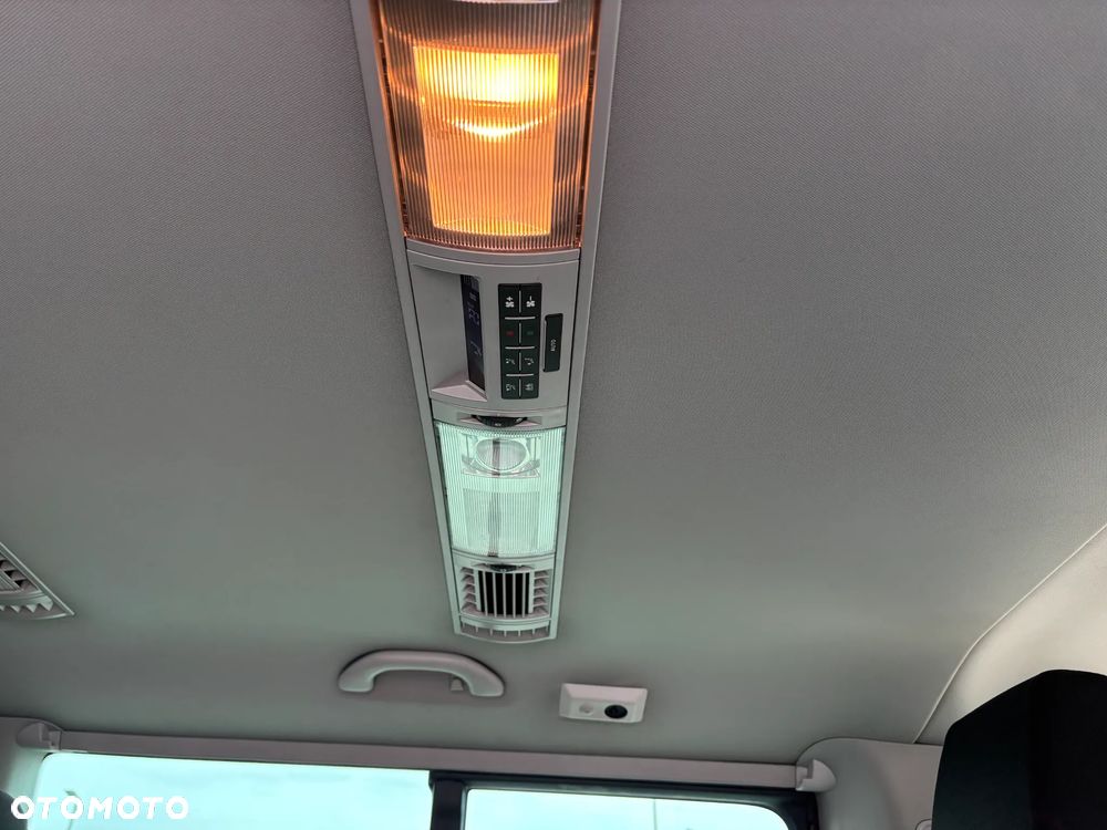 Volkswagen Caravelle 2.0 TDI L1 Comfortline - 23