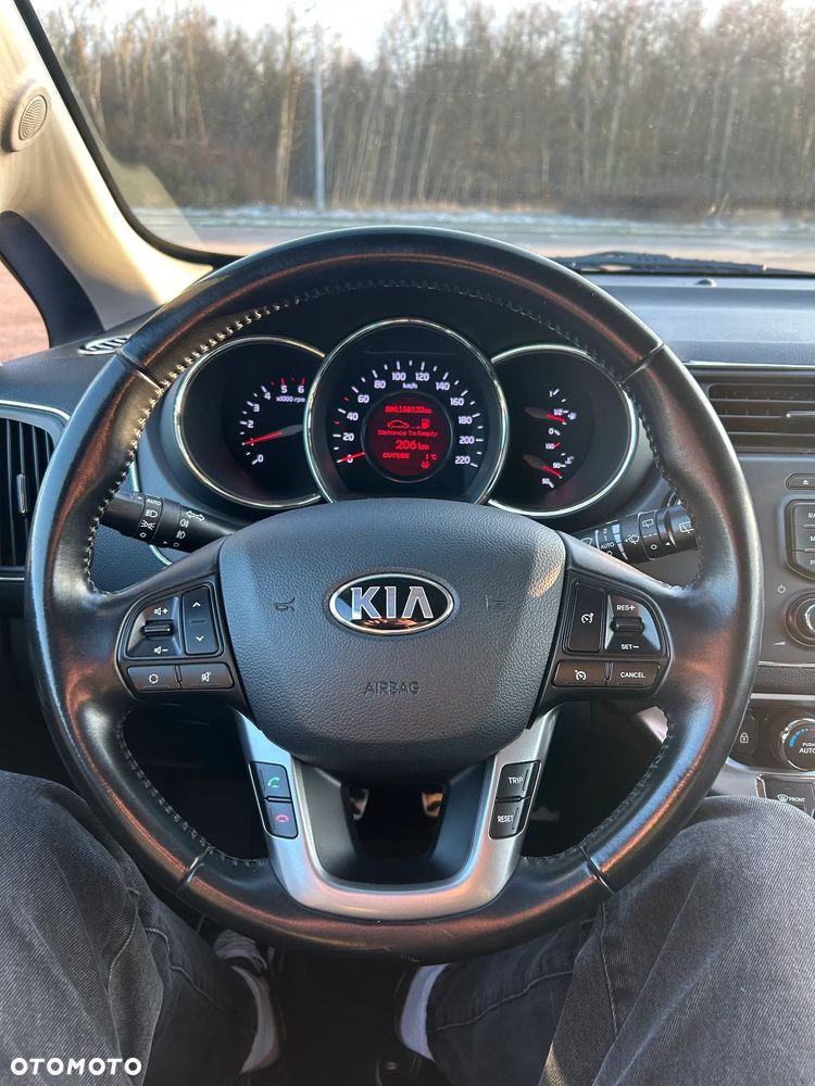 Kia Rio - 9