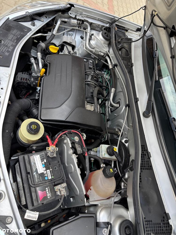 Dacia Sandero 1.2 16V Laureate II - 18