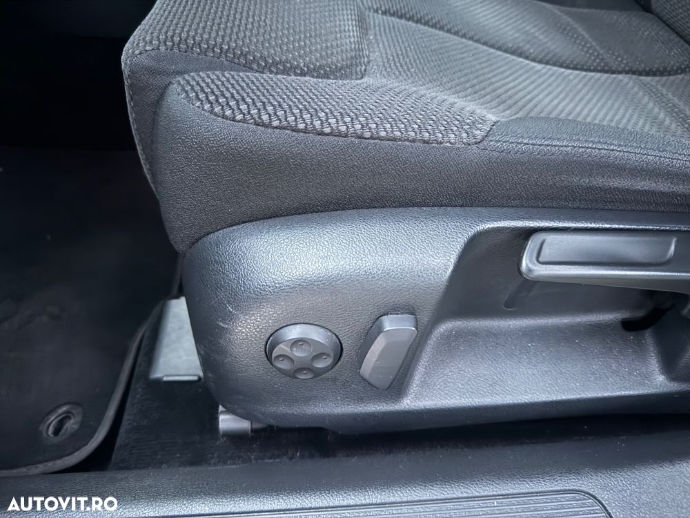 Volkswagen Passat Variant 1.9 TDI DPF Highline - 26