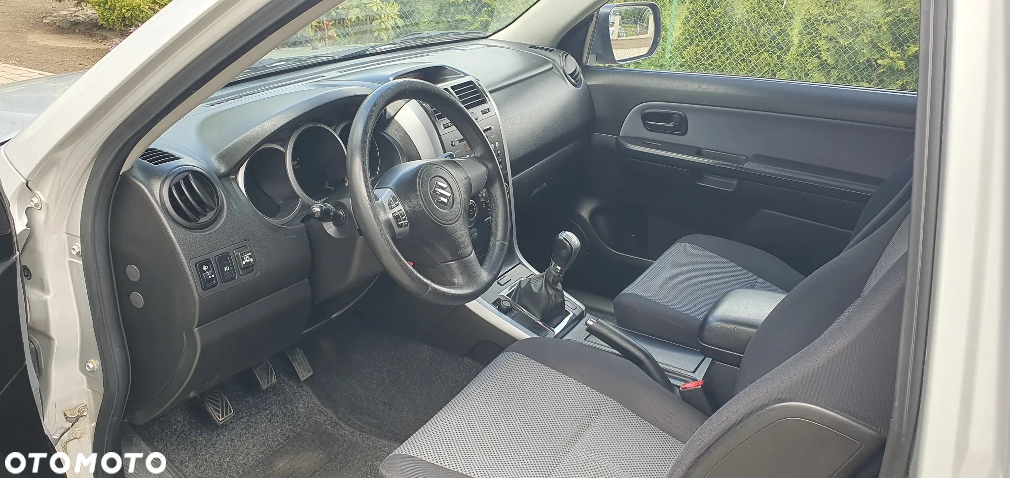 Suzuki Grand Vitara 1.6 Comfort - 12