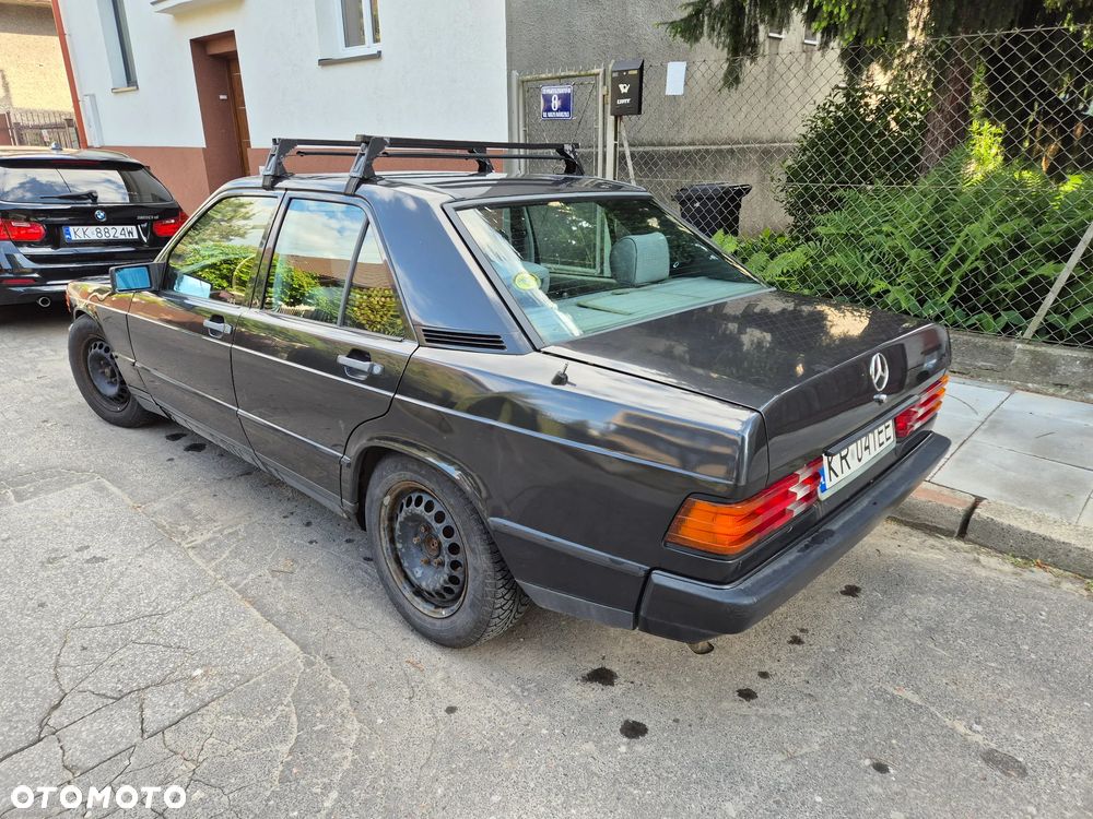 Mercedes-Benz W201 (190) - 11