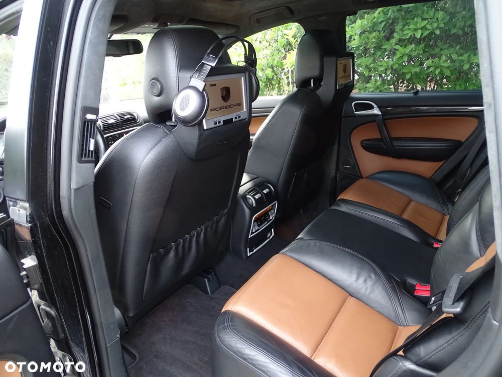 Porsche Cayenne Turbo S - 3