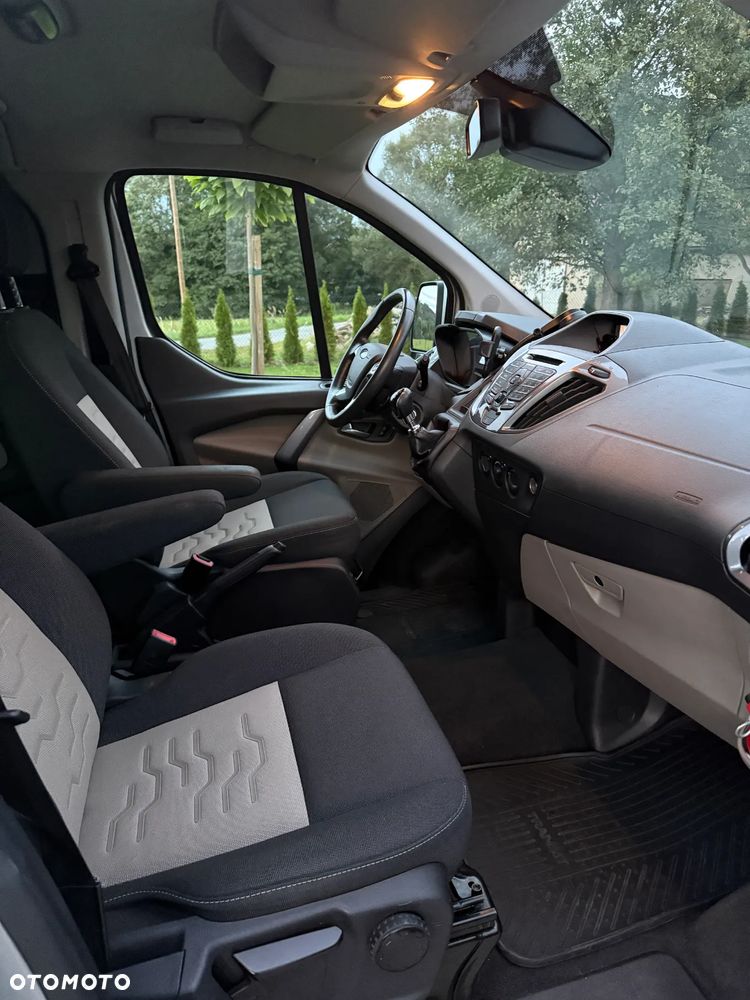 Ford Tourneo Custom - 6