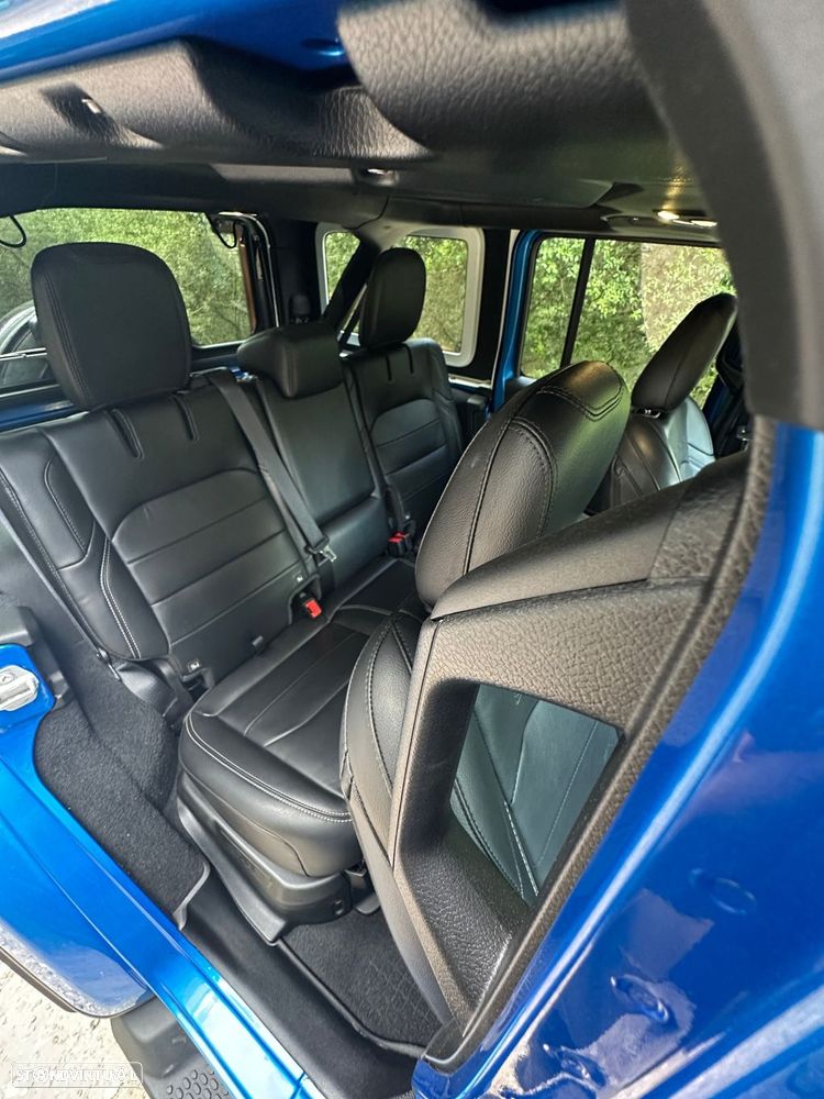 Jeep Wrangler - 20