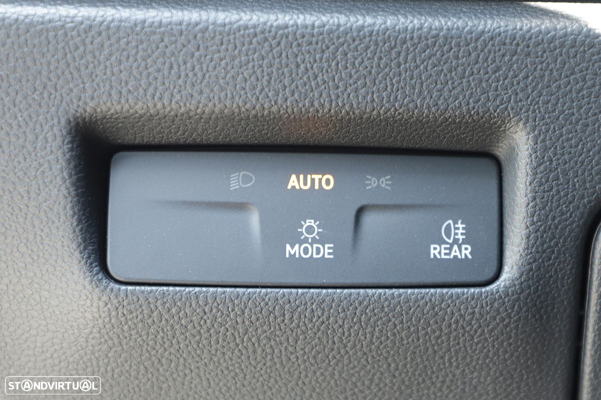 VW Passat Variant 1.5 TSI eHybrid DSG - 22
