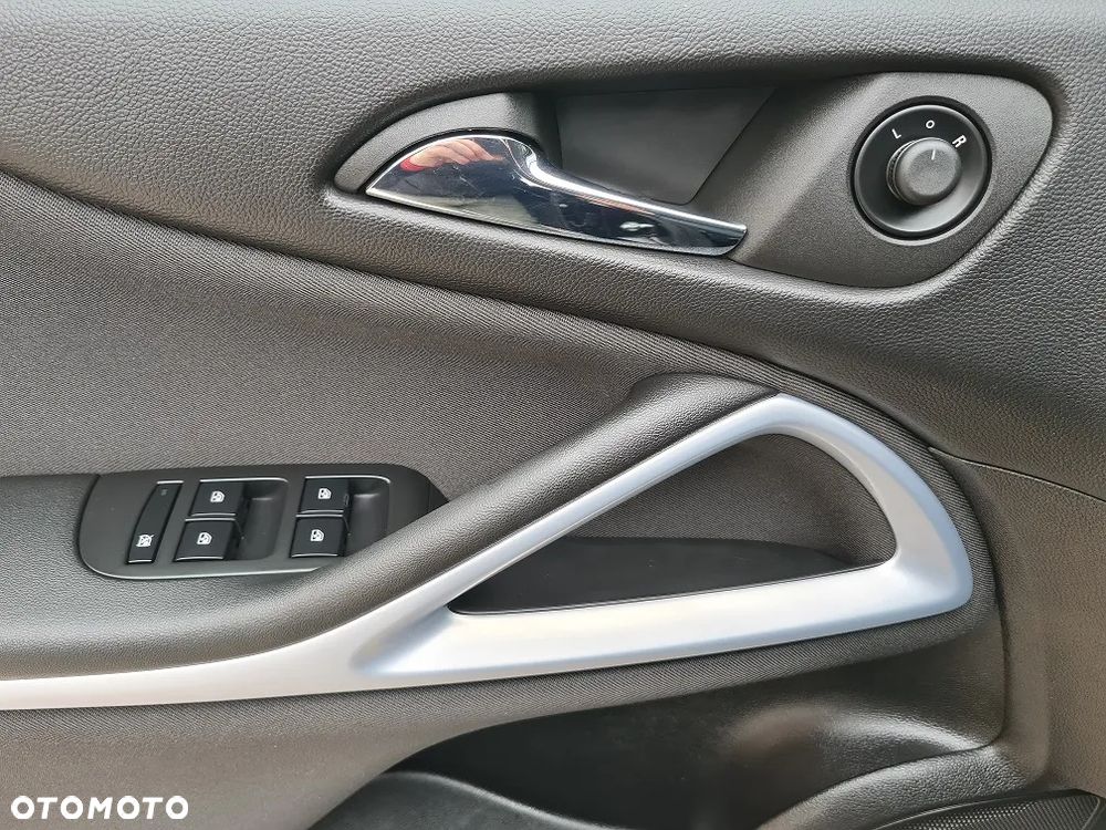 Opel Zafira Tourer 1.4 Turbo Active - 27