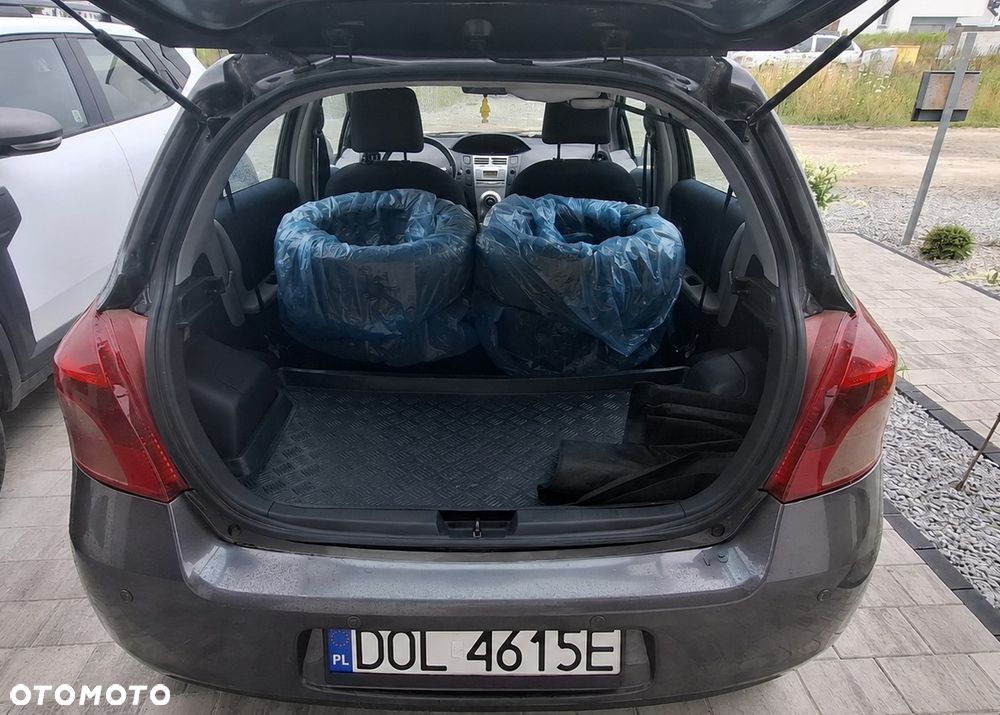 Toyota Yaris 1.3 Sol - 11