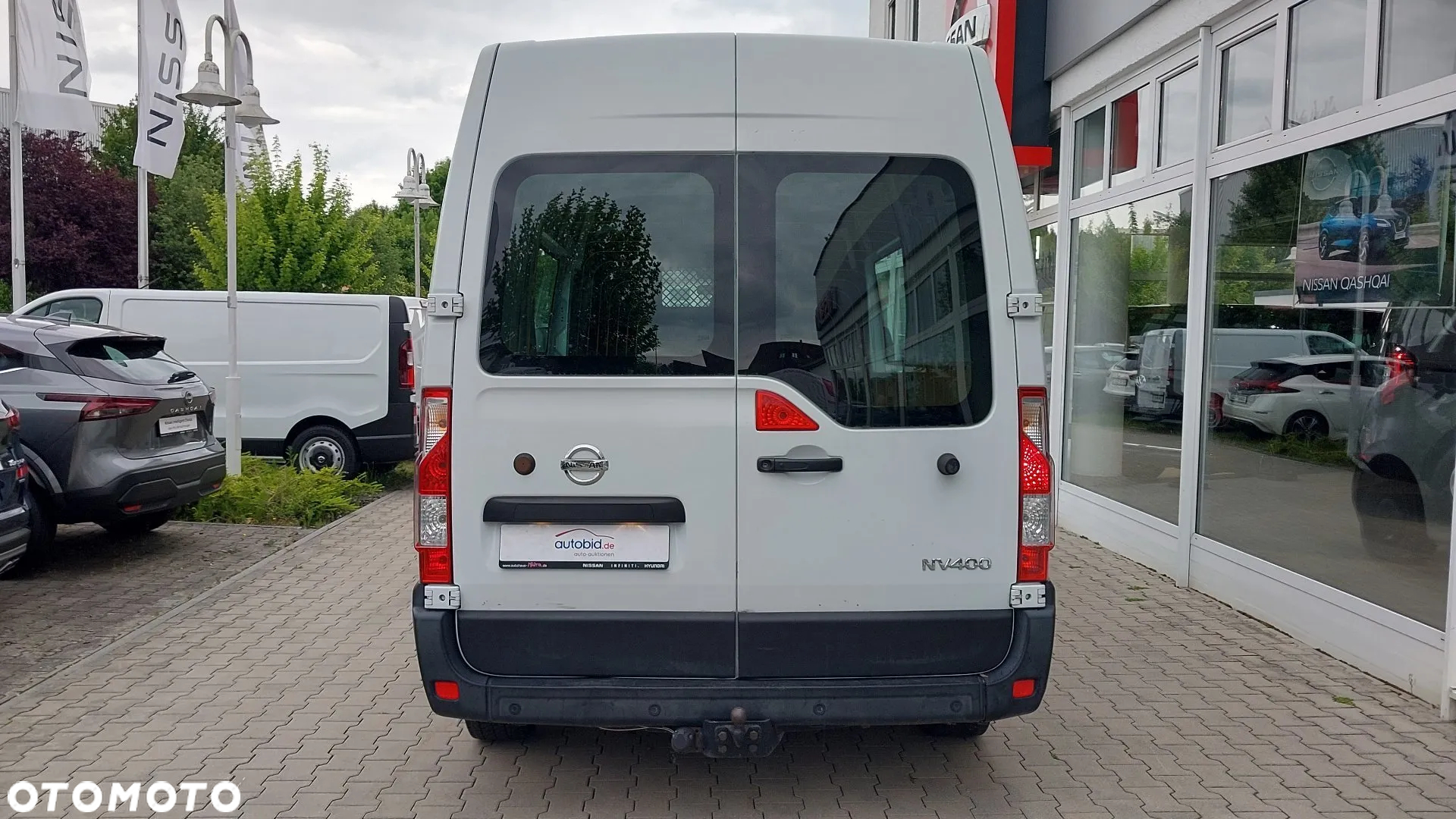 Nissan nv 400 - 11