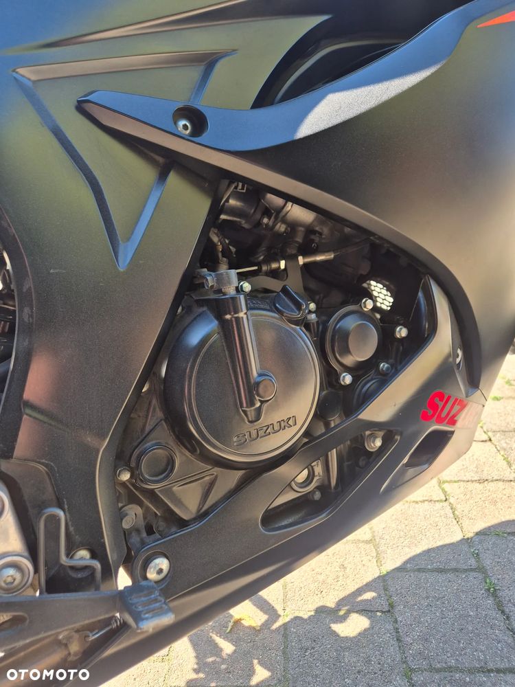 Suzuki GSX - 9