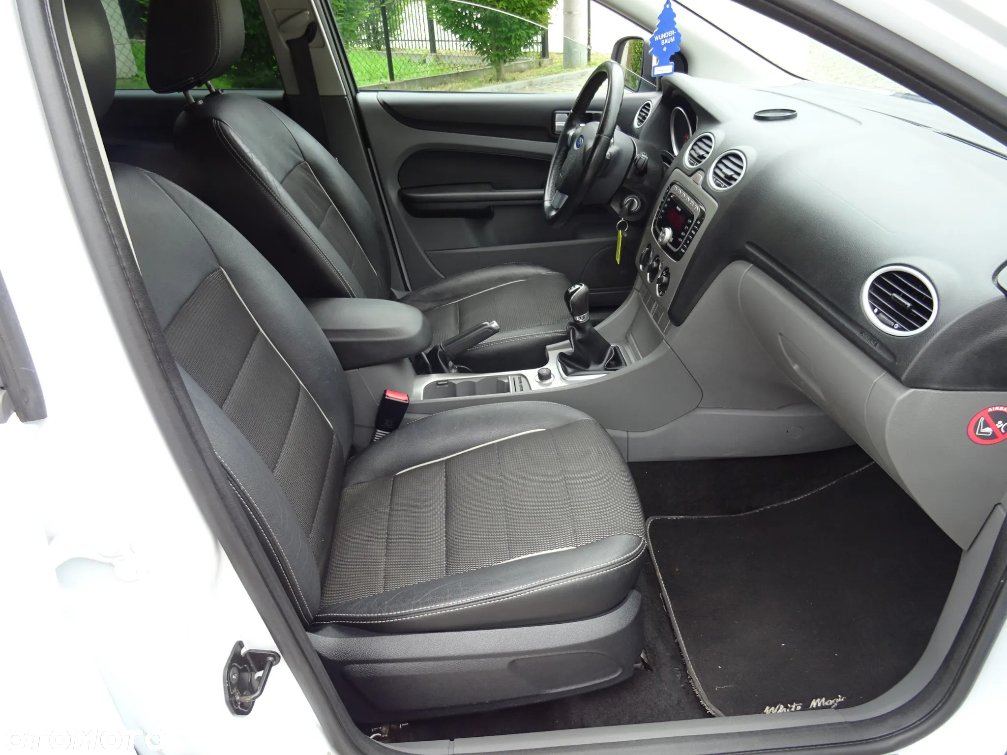 Ford Focus 1.8 White Magic - 18