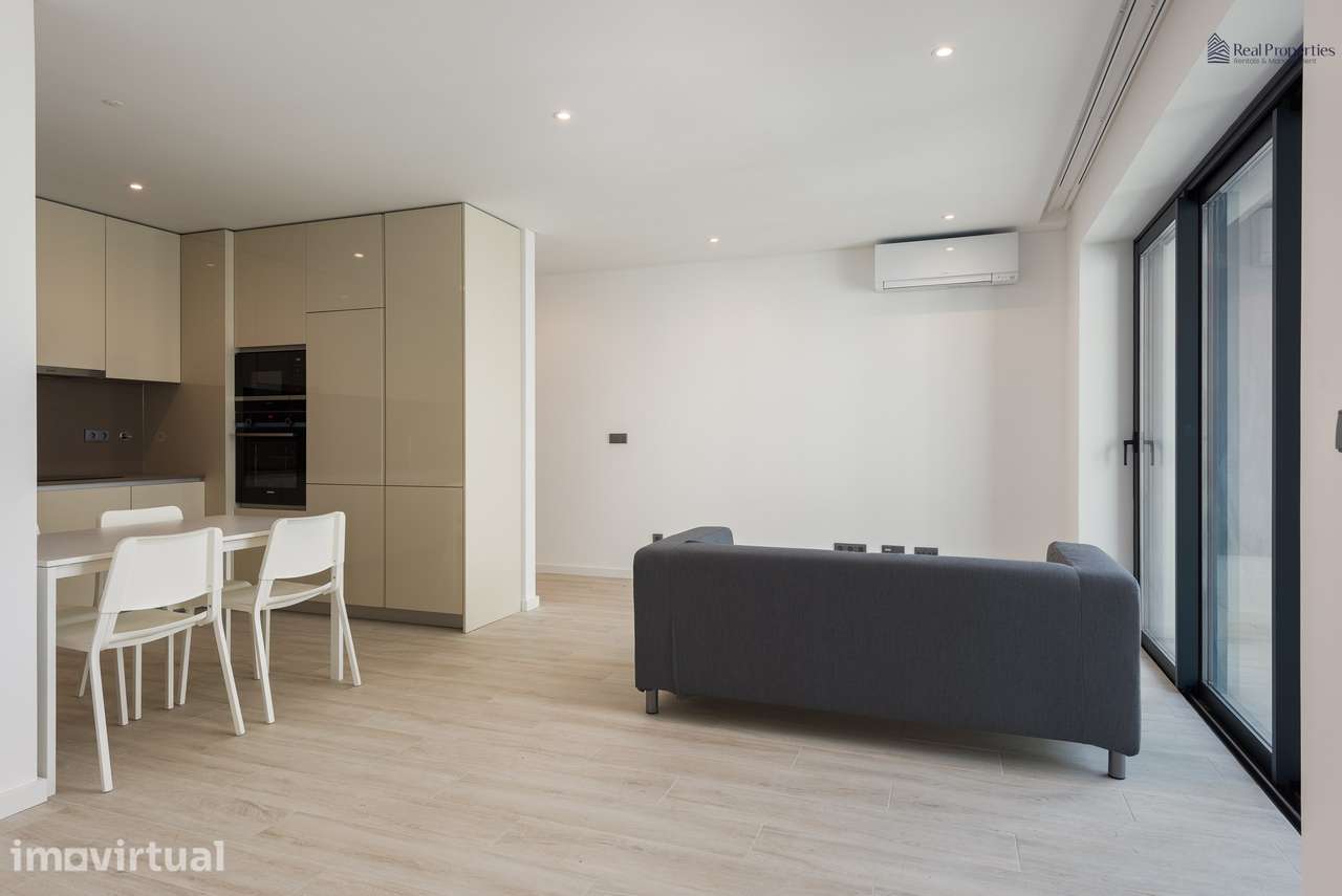 Apartamento T2 no prestigiado prédio Terraços Quarteira II, a 50m da P - Grande imagem: 4/30