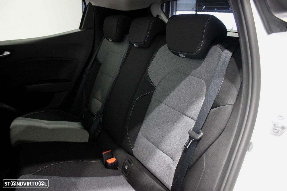 Renault Clio - 31