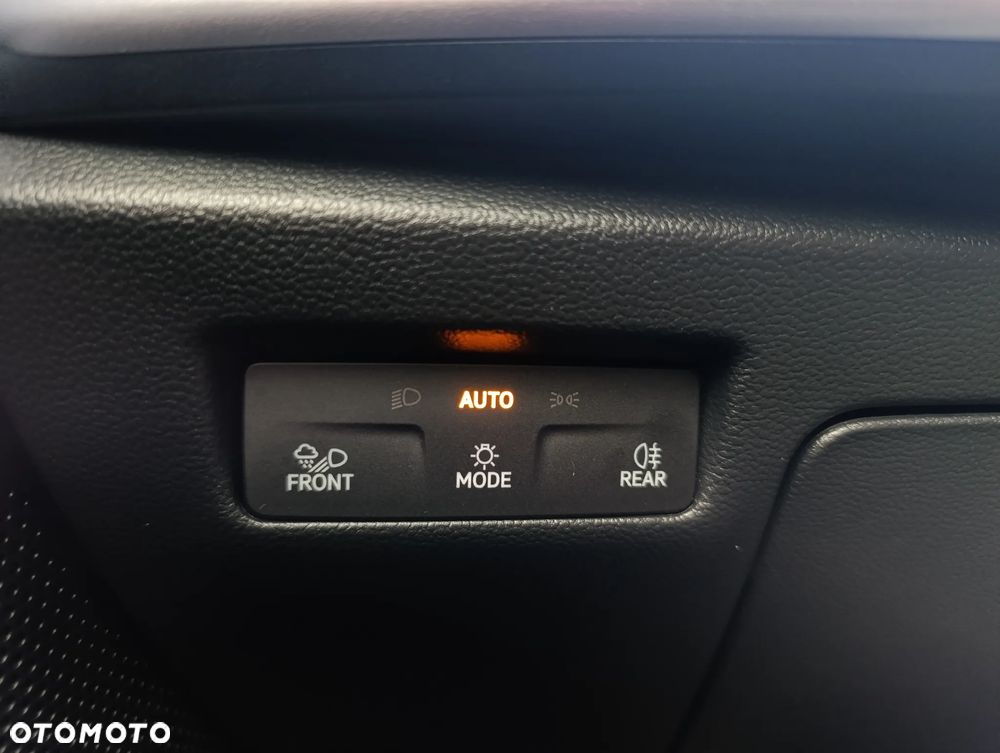 Skoda Superb 1.5 TSI mHEV Selection DSG - 24