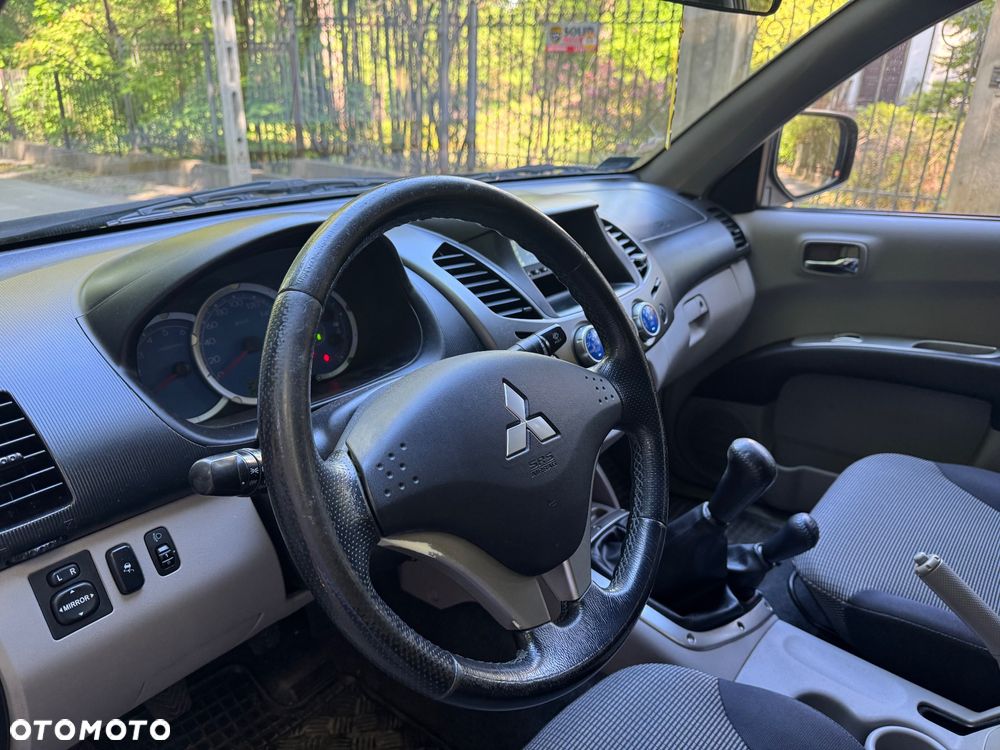 Mitsubishi L200 2.5 DID Intense + - 23