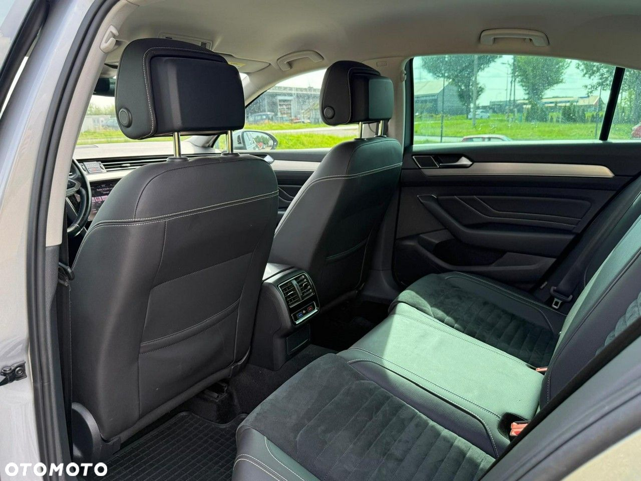 Volkswagen Passat 2.0 TDI SCR Business Plus DSG - 11