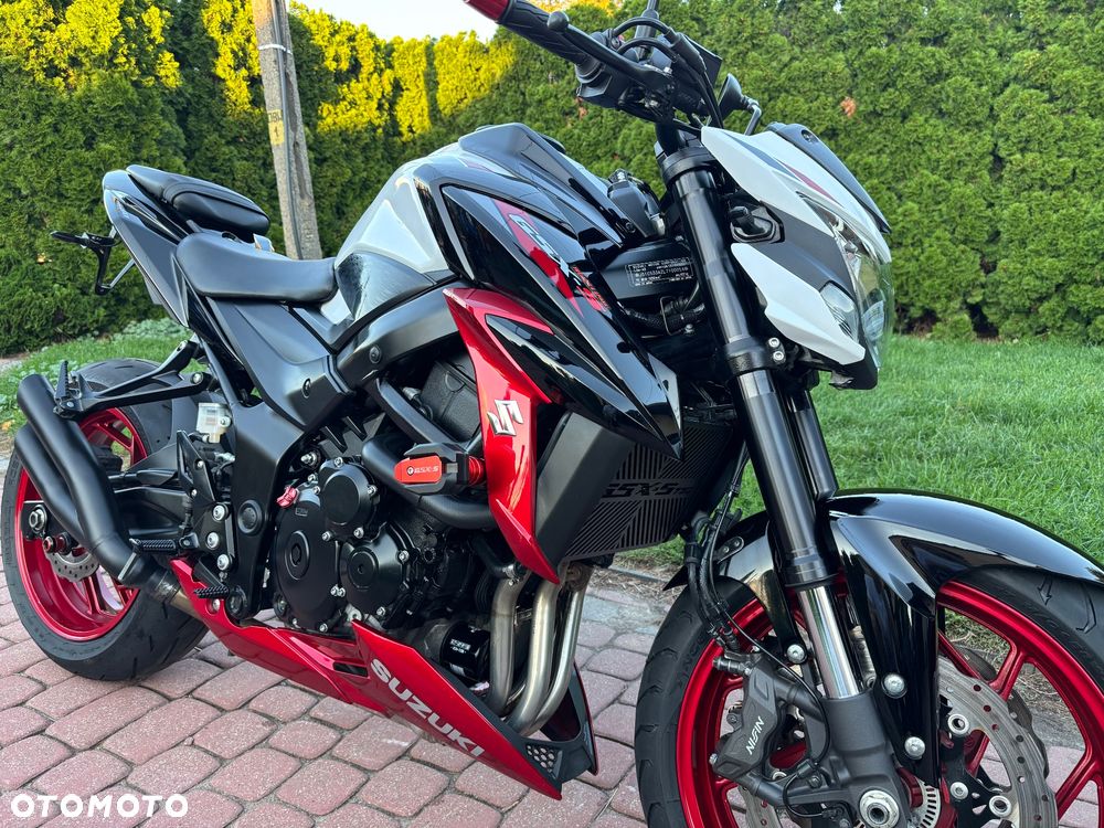 Suzuki GSX - 15