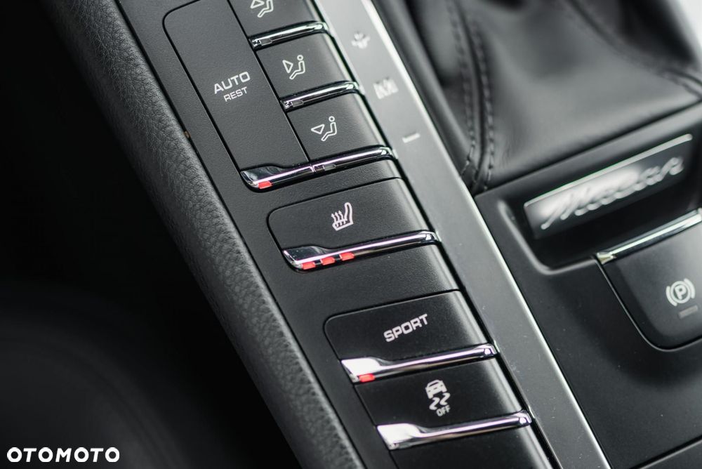 Porsche Macan Standard - 25