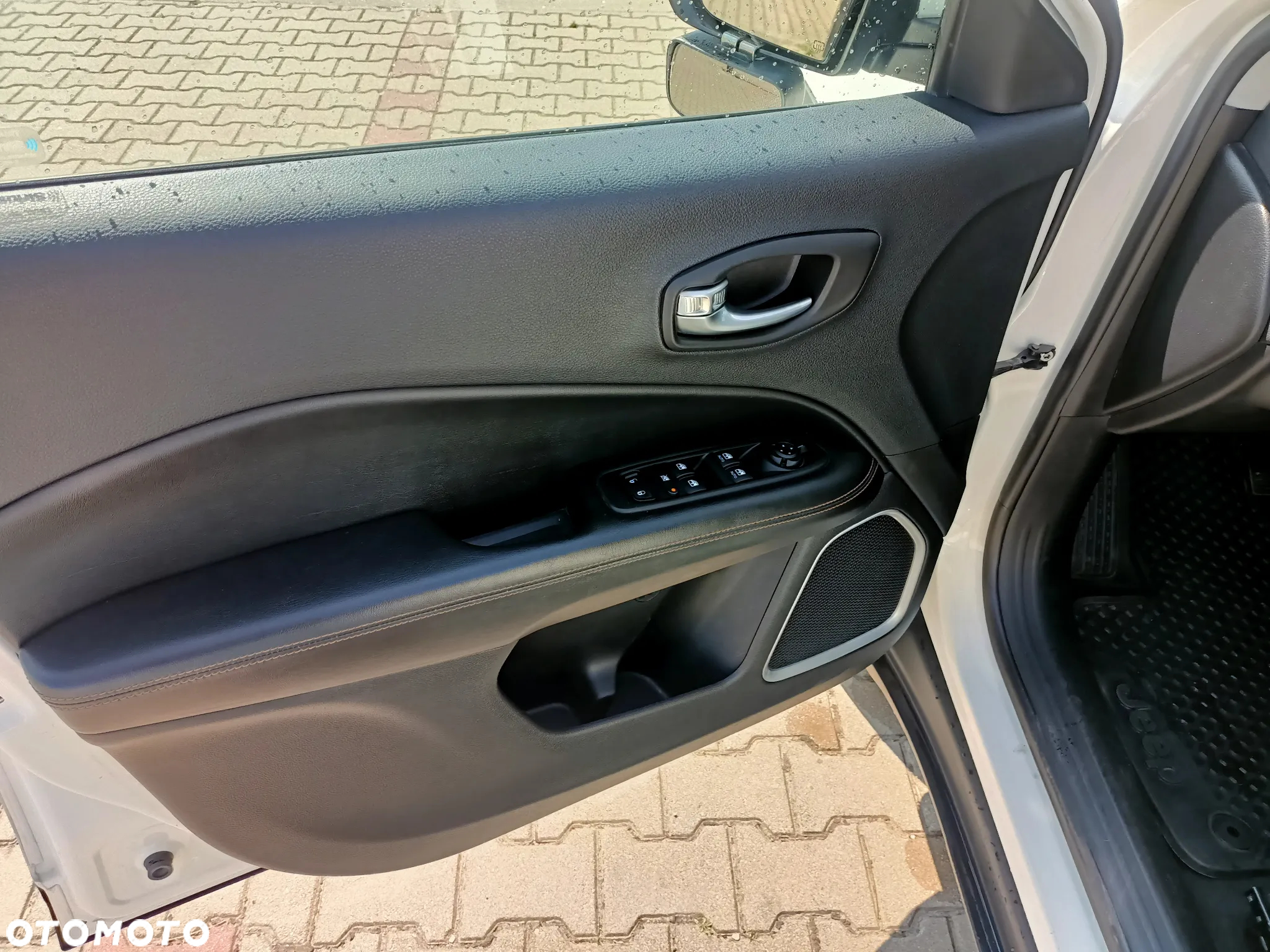 Jeep Compass - 13