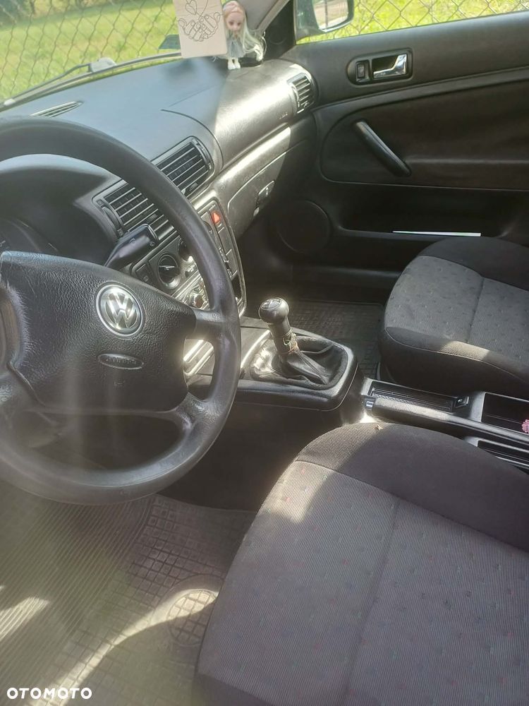 Volkswagen Passat - 5