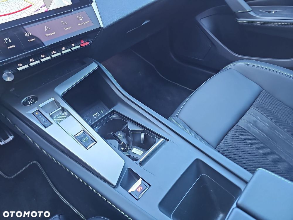 Peugeot 408 - 17