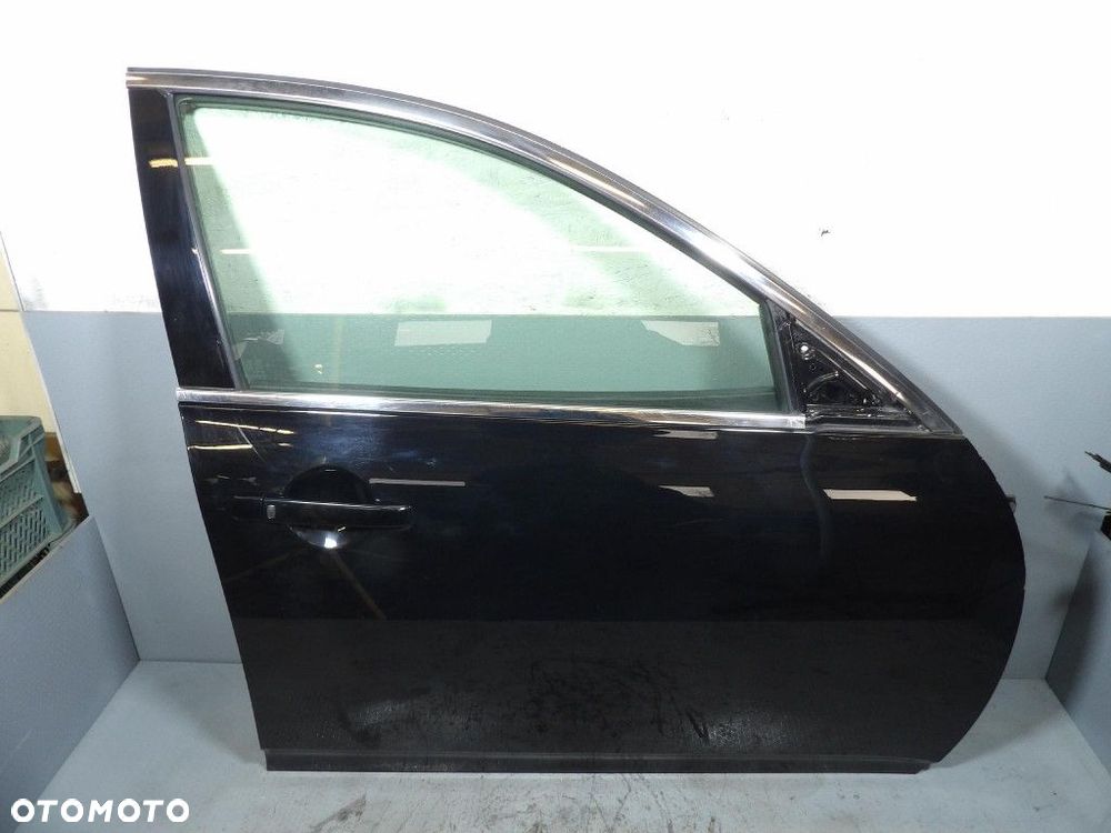 INFINITI G37 DRZWI PRZÓD PRAWE  KH3