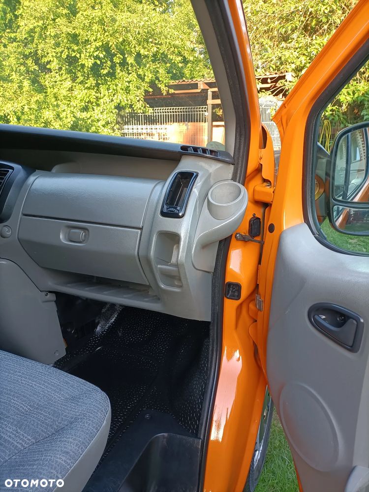 Renault Trafic - 10