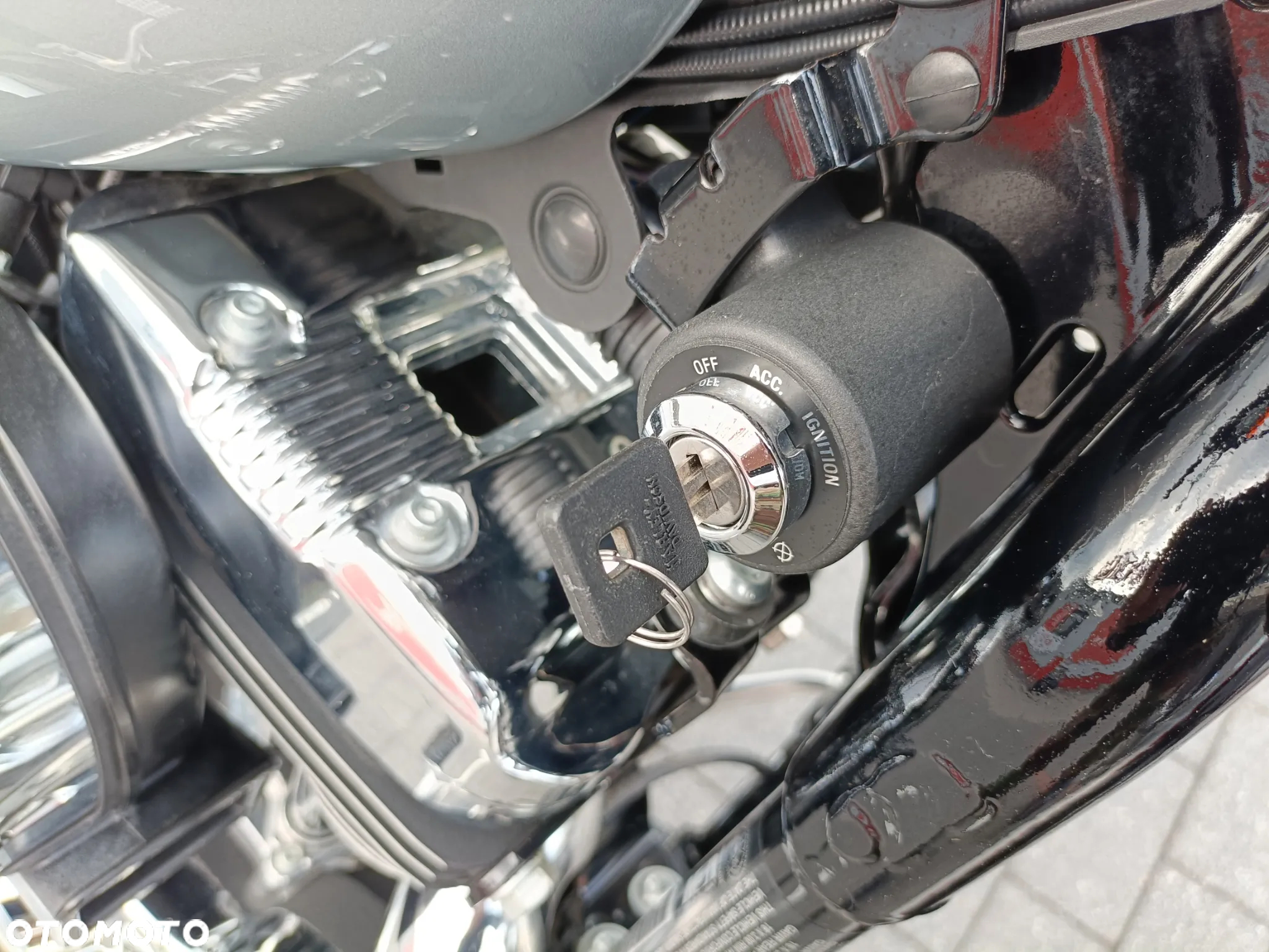 Harley-Davidson Sportster Custom 1200C - 20