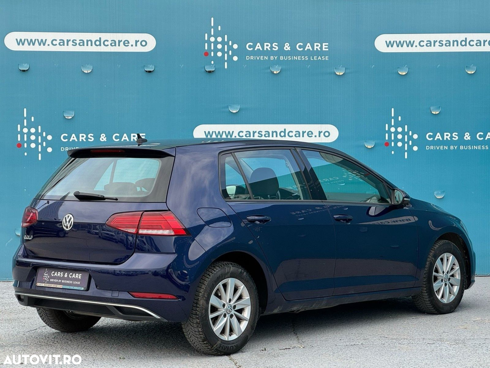 Volkswagen Golf - 6