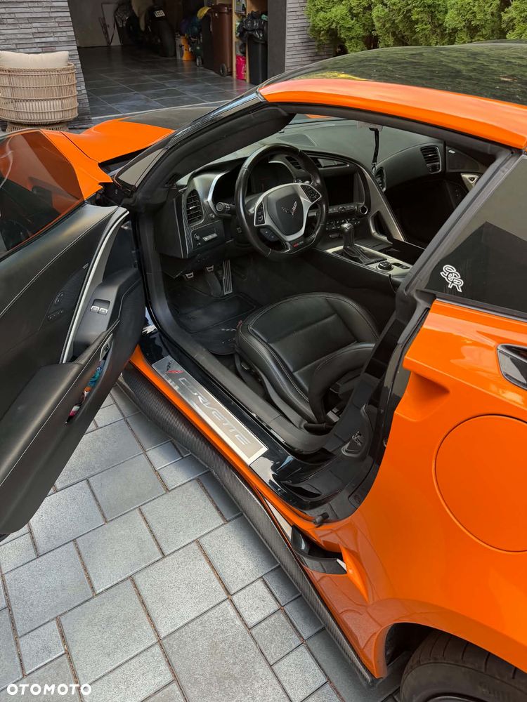 Chevrolet Corvette - 13