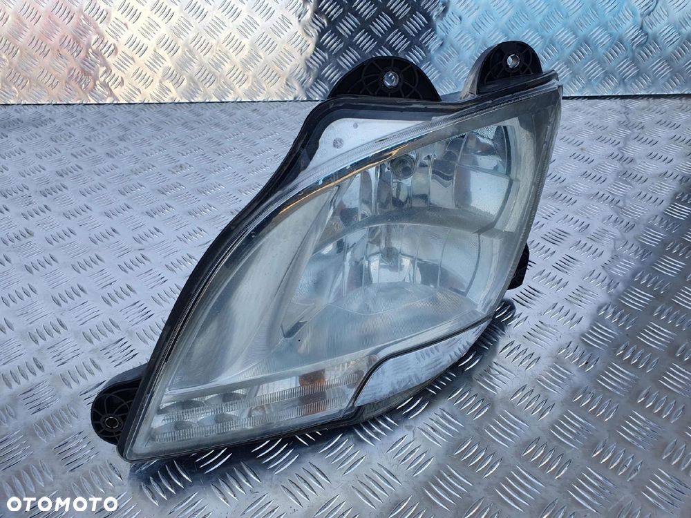 REFLEKTOR LAMPA PRZEDNIA DAF XF LEWA - 1