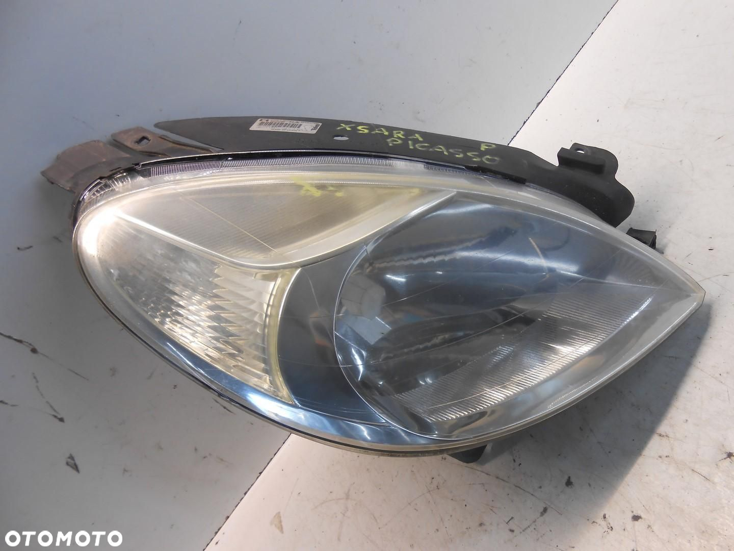 LAMPA PRAWA PRZEDNIA PRZÓD CITROEN XSARA PICASSO # - 2