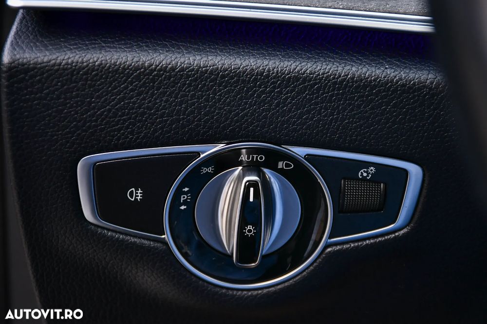 Mercedes-Benz E 300 de Aut. - 17