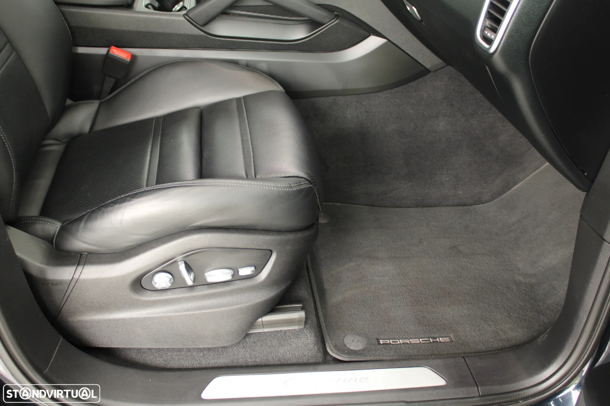 Porsche Cayenne Coupé E-Hybrid - 23