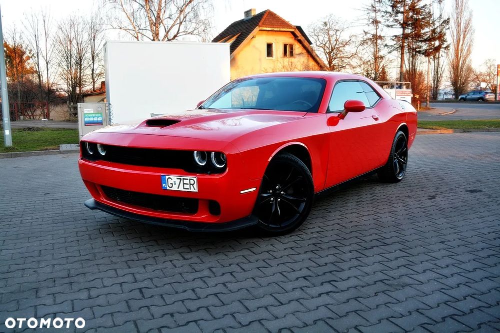 Dodge Challenger - 12