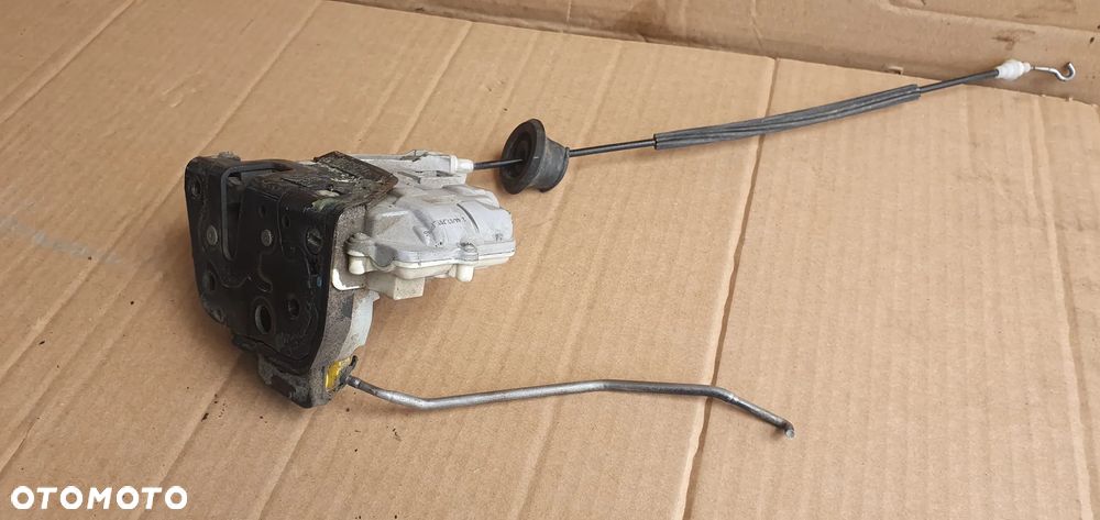 Zamek drzwi prawy przód przedni prawy Audi A8 D3 4E1837016 - 4