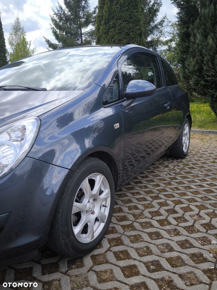Opel Corsa 1.2 16V Cosmo - 3