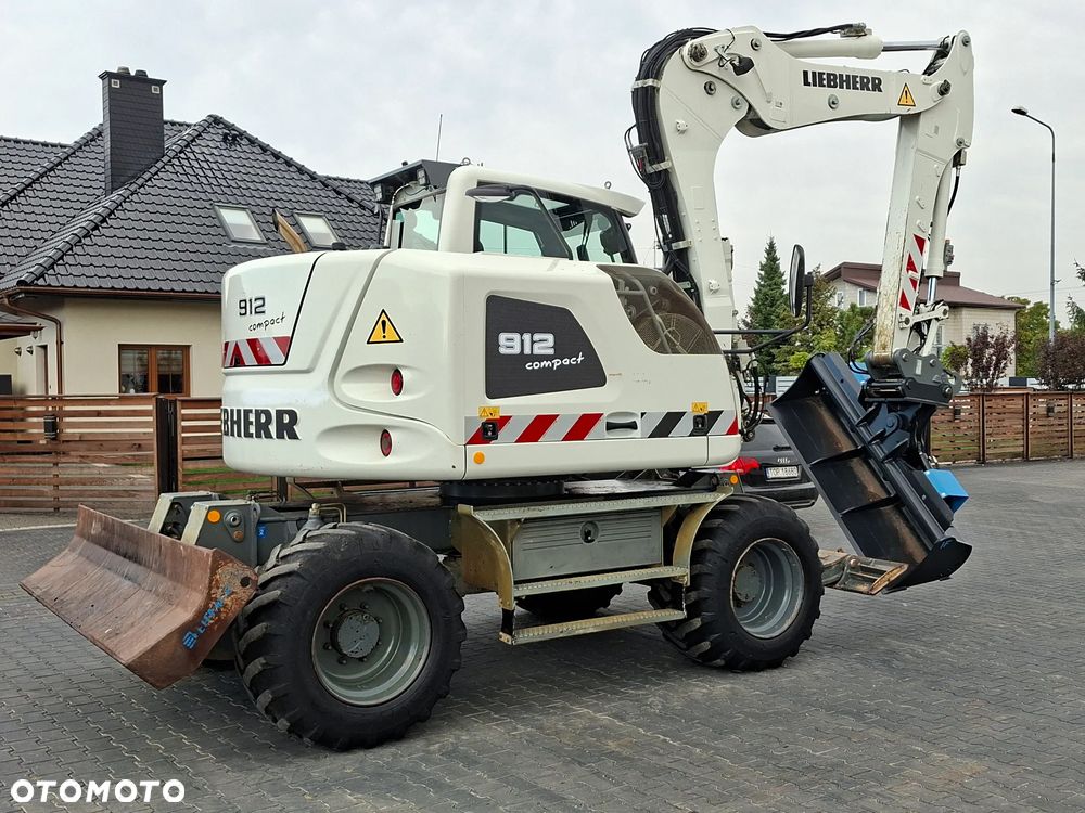 Liebherr A912 Compact - 15