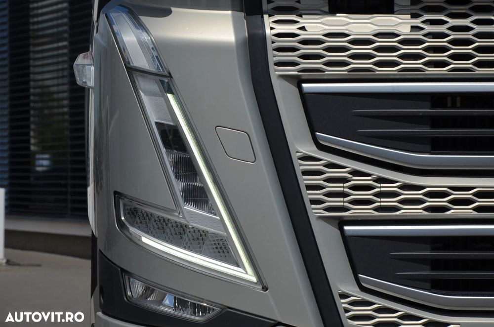 Volvo FH 500 NEW / EURO 6 / 2021r. / KLIMA P. / LED / ACC / WAGA / NAVI / KAMERA / DE / 8635 - 8
