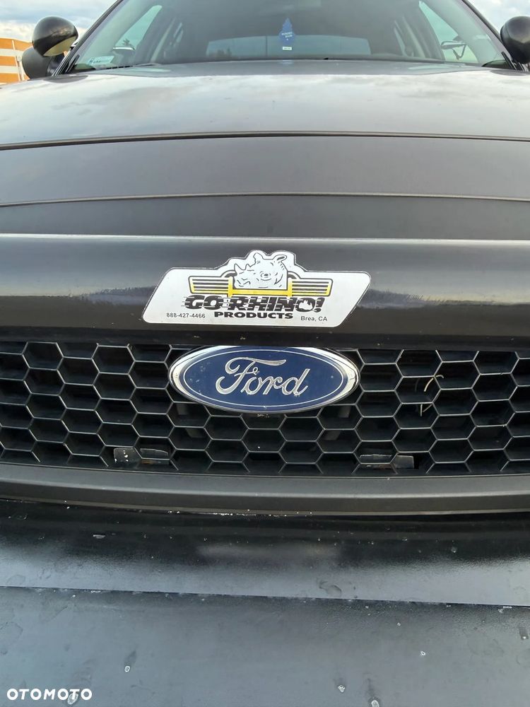 Ford Crown - 15
