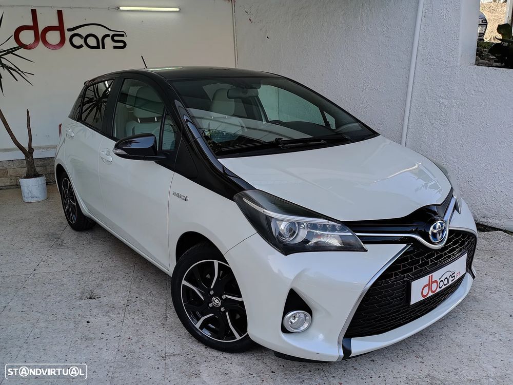 Toyota Yaris 1.5 HSD Comfort +P.Style+P.Techno — fotografia 3