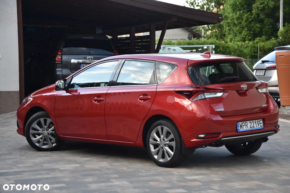 Toyota Auris 1.6 Premium Comfort - 6