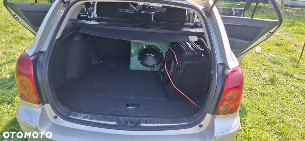 Toyota Avensis 2.0 D-4D Combi - 13
