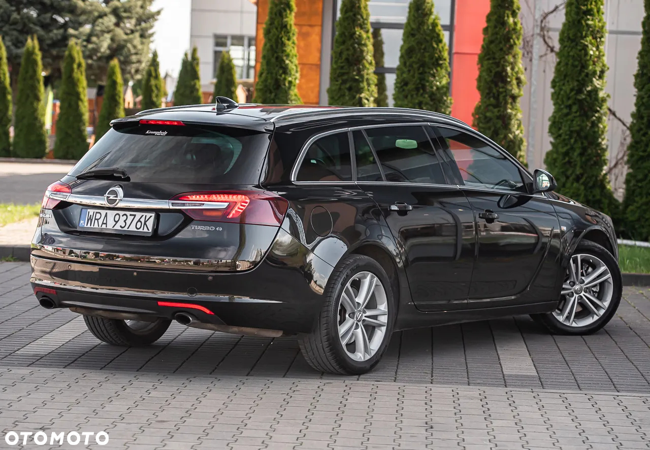 Opel Insignia 2.0 SIDI Turbo 4x4 Sports Tourer - 16