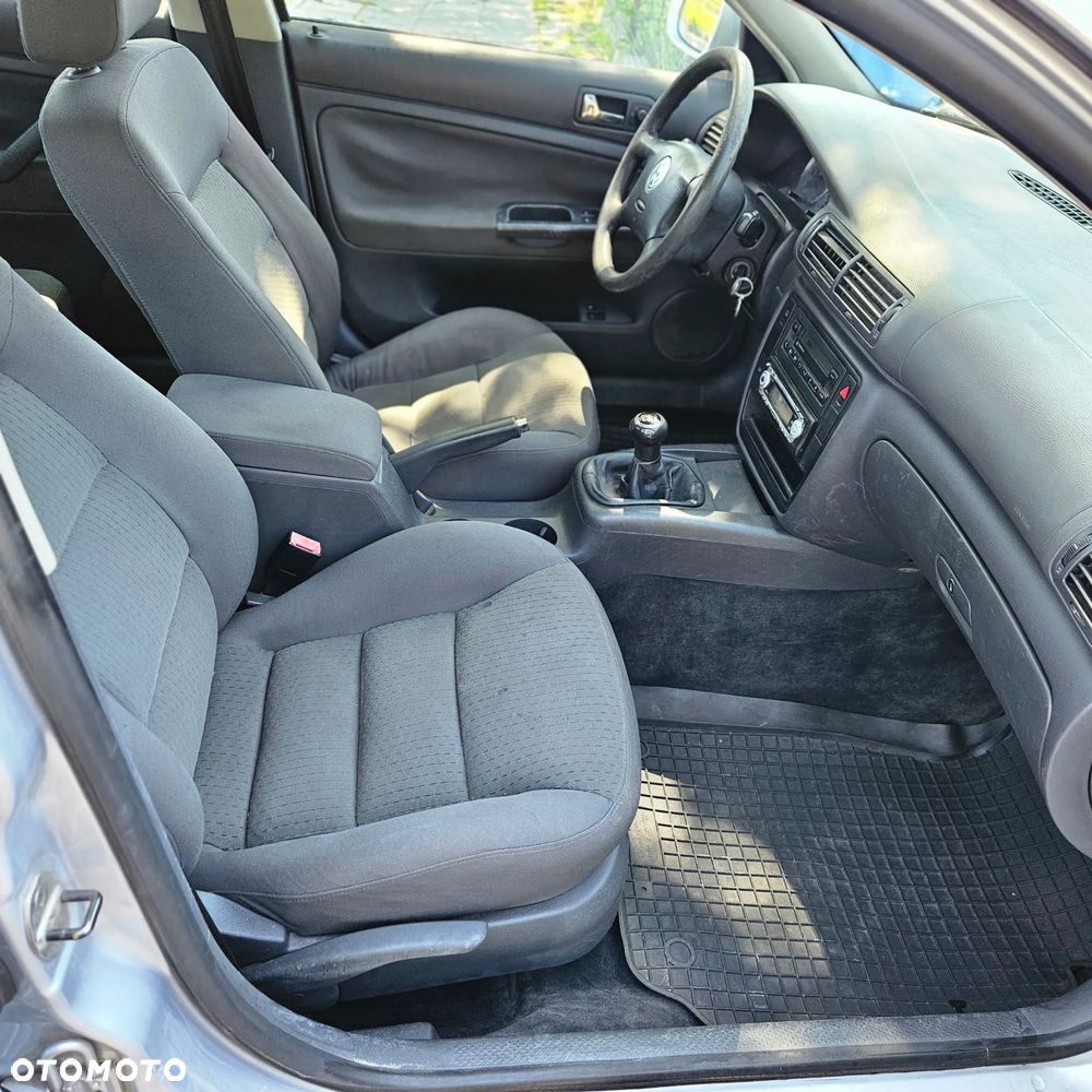 Volkswagen Passat - 16